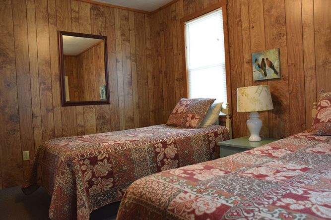 Pleasant Valley Resort Motel - From Web Listing (newer photo)